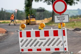Straßenbau: Viele Strecken dicht - Die B 107 ist zwischen Rochlitz und Colditz bei Seupahn wegen Straßenbauarbeiten voll gesperrt. 