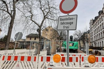 Straßenbaustellen aktuell in Chemnitz - Bis zum 28. August laufen hier an der Hilbersdorfer Straße zwischen Margaretenstraße und Rudolf-Liebold-Straße unter Vollsperrung eine Kanalerneuerung und Gasleitungsbau.