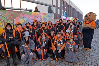 Straßenfasching in Meerane: Wo die „Pflasterköppe“ ihre großen Einkaufskörbe füllen, wieviel Konfetti bereitliegt und wann es auf Muskelkraft ankommt - Vor dem Straßenfasching kommt bei den „Pflasterköppen“ aus Meerane garantiert keine Langeweile auf. Sie haben eine lange Aufgabenliste abzuarbeiten.