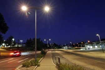Straßenlaternen: Noch nicht alle Stromfresser ausgetauscht - LED-Straßenbeleuchtung in Hohenstein-Ernstthal auf der Bahnhofstraße und am gesamten Busbahnhof.