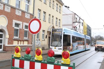 Straßensperrung wegen Sturmschaden -
