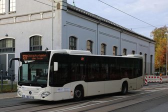 Straßensperrungen in Zwickau haben Auswirkungen auf den Nahverkehr - Wegen Straßensperrungen können von den Nahverkehrslinien 10, 23 und 28 nicht alle Haltestellen bedient werden. Symbolfoto: M. Dudacy/Archiv