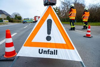 Straßenverkehr nach Corona: Mehr Unfälle und mehr Verletzte - Laut dem Statistischen Bundesamt gab es 2022 wieder mehr Tote und Verletzte bei Verkehrsunfällen. In Sachsen ging die Anzahl der Toten dagegen um 8,5 Prozent zurück.