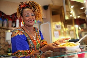Street Food Festival steigt von Freitag bis Sonntag in Plauen - Eine große Auswahl exotischer Speisen wird von Freitag bis Sonntag auf dem Plauener Festplatz an der Festhalle angeboten.