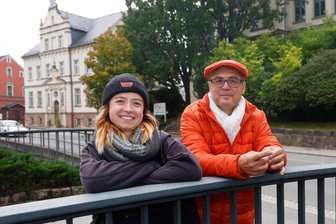 Streetworker in Gersdorf: „Eine Frau dachte, wir gehören zu den Straßenbauarbeitern“ - Nina Burghardt und Holger Heine sind als Streetworker in Gersdorf unterwegs.
