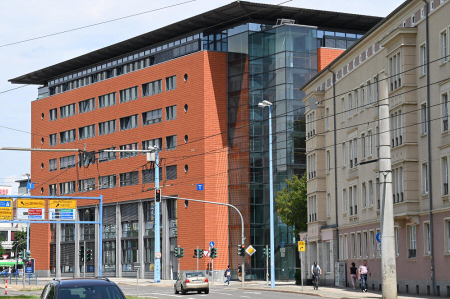 Streich-Liste des Chemnitzer Jugendamts: Diesen Einrichtungen droht das Aus - Blick auf den Moritzhof in dem sich das Jugendamt befindet
