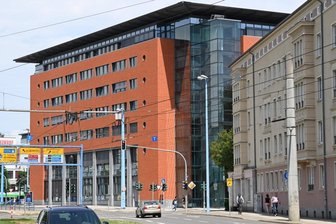 Streichliste des Jugendamtes: Chemnitzer Verbände fordern Rücknahme - Blick auf den Moritzhof, in dem sich das Jugendamt befindet.