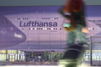 Streik: Alle Lufthansa-Flüge ab Leipzig/Halle und Dresden am Mittwoch und Donnerstag gestrichen - Das Kabinenpersonal der Lufthansa streikt an diesem Mittwoch und Donnerstag. Deshalb kommt es zu Hunderten Flugausfällen.
