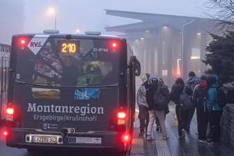 Streik beim Busverkehr im Erzgebirge: Was das für Eltern und Schüler bedeutet - Viele Kinder und Jugendliche sind im Erzgebirge auf den Schulbus angewiesen. Der Streik werde auf dem Rücken der Kinder und Eltern ausgetragen, kritisiert Kreiselternratsvorsitzender Ricky Auerswald.