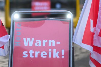 Streik im Nahverkehr am Freitag: Chemnitz, Zwickau, Plauen, Dresden und Leipzig betroffen - Der Warnstreik am Freitag wird in Sachsen viele Pendler und wohl auch Schüler treffen.