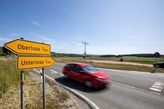 Streit eskaliert: Land zwingt Stadt Plauen zur Schließung einer Kreuzung - Um diese Kreuzung geht es: Die Verbindungsstraße zwischen Oberlosa und Unterlosa quert auch die B 92. Das Land fürchtet um den Verkehrsfluss auf der Bundesstraße und fordert die Stadt Plauen auf, die Kreuzung zu schließen.