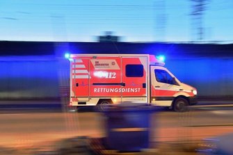 Streit in Annaberg-Buchholz eskaliert: 29-Jähriger tritt Mann gegen Kopf - (Symbolbild)