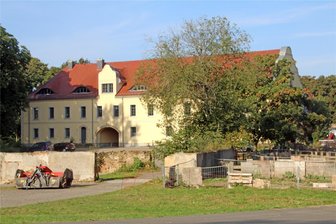 Streit mit Reichsbürgern: Wie es um das Kanzleilehngut Halsbrücke steht - Wem das Kanzleilehngut in Halsbrücke künftig gehören wird ist 14 Monate nach Abschluss eines notariellen Kaufvertrags nach wie vor unklar. Halsbrücke und Freiberg wollen die Ansiedlung sogenannter Reichsbürger verhindern.