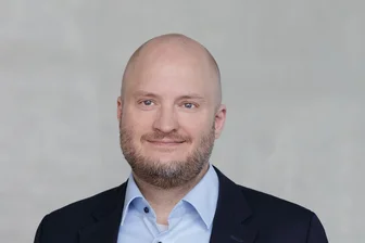 Streit mit Unicredit – Commerzbank-Betriebsrat plant Anzeige - Der Gesamtbetriebsrat der Commerzbank um Chef Sascha Uebel will Strafanzeige gegen die Unicredit stellen