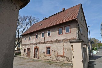 Streit um ältestes Haus in Waldenburg spitzt sich zu - Trotz Kaufinteresse von Investoren soll dieses Haus an der Waldenburger Bahnhofstraße abgerissen werden.