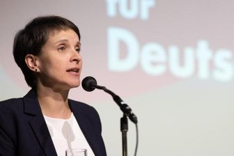 Streit um AfD-Strategie: Petry verzichtet auf Spitzenkandidatur - 
