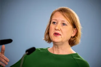 Streit um Kindergrundsicherung: Auch die SPD geht auf Distanz - Lisa Paus gibt nicht auf – vielleicht ihre größte Stärke und größte Schwäche zugleich.