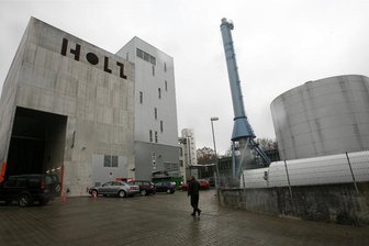 Streit um mögliches Holzkraftwerk in Chemnitz: Anwohner protestieren, Versorger Eins schweigt - In Chemnitz gibt es Pläne für ein Kraftwerk, das Strom und Wärme aus Holzhackschnitzeln produzieren soll. Andernorts, wie hier in Hamburg, sind derlei Anlagen bereits seit mehr als 15 Jahren am Netz. Die Betreiber sprechen von einer Erfolgsgeschichte, in Chemnitz formiert sich Widerstand.