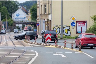 Streit um Unfall-Kreuzung am Plauener Stadtbad: Kommission fordert überfällige Verkehrslösung - Die Einmündung Hofer Straße/Am Elsteranger soll mit der Stadtbad-Erweiterung verschwinden. Doch vorerst gilt es, den Weg für die Alternative frei zu machen. Um die Finanzierung des Baus der Turnstraße gibt es Behördenstreit.