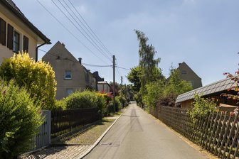 Streit um vogtländische Brandsiedlung: Dürfen nur kleine Häuser gebaut werden? - Die Brandsiedlung bietet bislang ein recht einheitliches Bild.