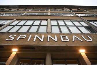 Streit um Zukunft des Chemnitzer Schauspielhauses: Forderung nach ergebnisoffener Diskussion wird lauter - Seit Schließung des Schauspielhauses wird in einem früheren Industriebetrieb Theater gemacht.