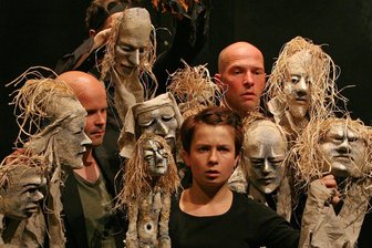 Strenge Regeln, finstere Bräuche, schwarze Magie: „Krabat“ beendet Theaterfestival in Reichenbach - Das Figurentheater Wilde & Vogel aus Leipzig zeigt am 5. Oktober „Krabat“ in Reichenbach.