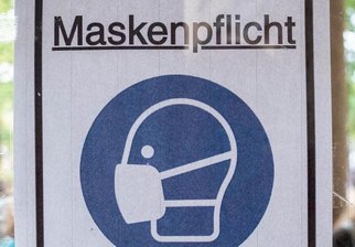 Strengere Corona-Regeln für Markneukirchen, Bad Elster und Adorf - Aufgrund der in den vergangenen Tagen stark gestiegenen Covid-19-Infektionen in Markneukirchen und Umgebung ergreift das Landratsamt wieder strengere Maßnahmen.