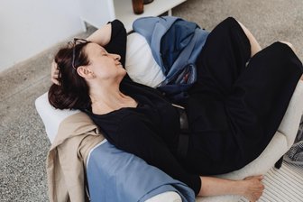 Stress, Sorgen, Angst: Immer mehr Sachsen müssen wegen Schlafstörungen zum Arzt - Sonntagmorgen wurden die Uhren von 3 Uhr auf 2 Uhr zurückgestellt.