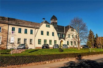 Striegistal konzentriert sich auf Brandschutz, Schule und Kinderbetreuung - Sitz der Gemeindeverwaltung Striegistal in der Waldheimer Straße im Ortsteil Etzdorf. 
