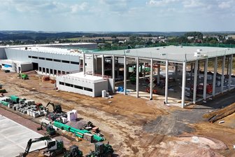 Striegistal: Neues Logistikzentrum für Lebensmittel geht 2025 ans Netz - Transgourmet feiert am 17. August Richtfest für das neue Logistikzentrum im Gewerbegebiet Berbersdorf an der A 4.