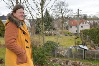 Stromausfall bei Unwetter: Sind hohe Bäume das Problem? - Anwohnerin Bärbel Geißler aus Wegefarth kennt das Problem der Stromausfälle. Der Ort wird noch über Freileitungen versorgt. Diese sind anfällig, wenn Bäume bei Unwettern darauf stürzen.