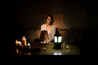 Stromausfall in Flöha mit 1000 betroffenen Haushalten: Mitnetz erklärt die Ursache - So gemütlich lief der Morgen ohne Strom wohl für die wenigsten Menschen in Flöha ab.