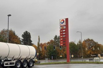 Stromausfall in Plauen: Rund 12.000 Betroffene - An der Total-Tankstelle an der Friedrich-Eckardt-Straße waren Zapfsäulen ausgefallen, zudem spielte die Preisanzeige zwischenzeitlich verrückt.