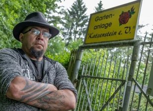 Stromlose Kleingärtner: Mitnetz lädt zum Termin in Auerbach - Danilo Lenhardt (45) ist 1. Vorsitzender des Kleingartenvereins Katzenstein. Wegen des abgeklemmten Stroms fürchtet er inzwischen um den Fortbestand der Anlage.