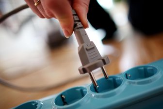 Strompreis in Chemnitz sinkt deutlich – doch wie viel sparen Haushalte ab März wirklich? - Nach der Energiekrise vor einigen Jahren sind die Preise für den Energieverbrauch wieder deutlich zurückgegangen. Doch Haushalte profitieren davon nur eingeschränkt.