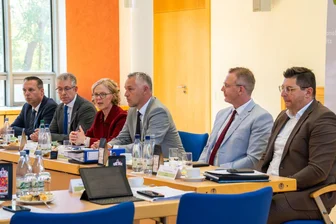 Strukturwandel XXL in Werdau gestartet: Projektmanager soll Ideen für Zukunftskonzepte sammeln - Ministerin Kraushaar erläutert im Beisein der Landräte die Ziele des Masterplans.