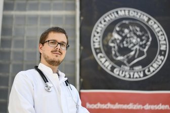 Student paukt für Zukunft als Arzt - Das Medizinisch-Theoretische Zentrum, das zum Dresdener Universitätsklinikum gehört, ist seit drei Semestern die zweite Heimat von Medizinstudent Eric Leitert. Der Harthaer wird durch ein Programm des Landkreises unterstützt. 