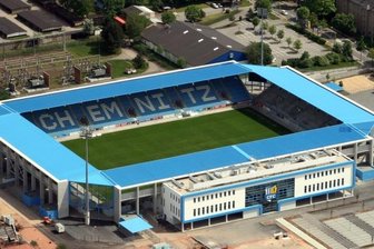 Studenten starten ihr Semester im Stadion -