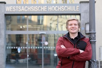 Studentenzahlen in Zwickau steigen erstmals wieder: Warum sich junge Leute für ein Studium in Westsachsen entscheiden - Yegor Krassowskiy aus Kasachstan ist einer von vielen internationalen Studierenden in Zwickau. Er fühlt sich sichtlich wohl in der Stadt.