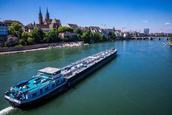 Studie deckt starke Grundwasser-Belastung am Oberrhein auf - Das Grundwasser entlang des Oberrheins ist nach einer Studie erheblich mit Schadstoffen belastet (Archivbild).