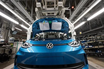 Studie: Volkswagen ist die innovationsstärkste Marke beim Elektroantrieb für den Massenmarkt - auch Modelle aus Zwickau überzeugen - Produktion des ID.3 in Zwickau: Das kompakte Elektroauto kann mit der höchsten Ladeleistung in der Unteren Mittelklasse überzeugen.