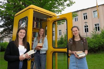 Studienakademie Breitenbrunn: Bücherzelle auf dem Campus lockt Leser an - 