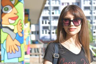 Studium in Freiberg: Wie es mit Wohnheimplätzen aussieht und womit die Uni lockt - Mahsa Mohammadi aus dem Iran, wissenschaftliche Mitarbeiterin an der TU Bergakademie Freiberg, wohnt in einem Wohnheim des Studentenwerks Freiberg und ist mehr als zufrieden damit.