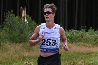 Stützengrüner spurtet zu Silber - Timo Ullmann vom SV Stützengrün lief in Grünbach die 10 Kilometer in knapp 39 Minuten. 