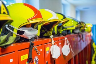 Sturm verursacht Schäden im Vogtland: Bäume fallen auf Autos und Haus - Einiges zu tun gab es am Sonntag für die vogtländischen Feuerwehren.