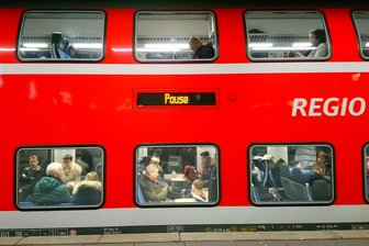 Sturmschäden sorgen für Einschränkungen im Zugverkehr - 
