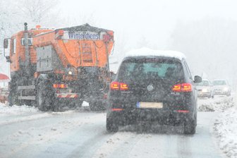 Sturmtief „Elli“: Wo es in Mittelsachsen heikel werden kann - Der Winterdienst wird auch in Mittelsachsen am Freitag gefragt sein.