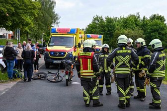 Sturz in Hartha: Radfahrer bog plötzlich nach links ab - Auf der Döbelner Straße in Hartha kam es zu einem Verkehrsunfall zwischen zwei Jugendlichen.