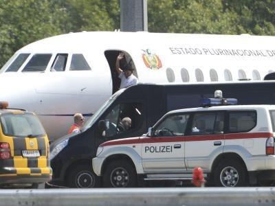 Suche nach Snowden löst dipolmatischen Eklat aus - Evo Morales verlässt Wien nach seinem unfreiwilligen Zwischenstopp.