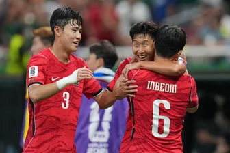 Südkorea dreht WM-Auftakt gegen Tschechien - Südkorea um Superstar Heung-Min Son (2.v.r) jubelte über den Auftaktsieg nach 0:1-Rückstand.